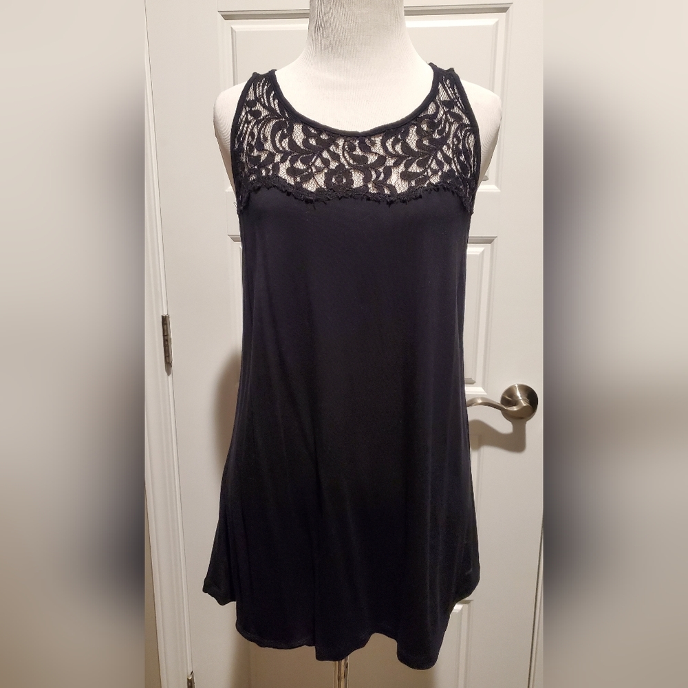 Old Navy black lace top tank